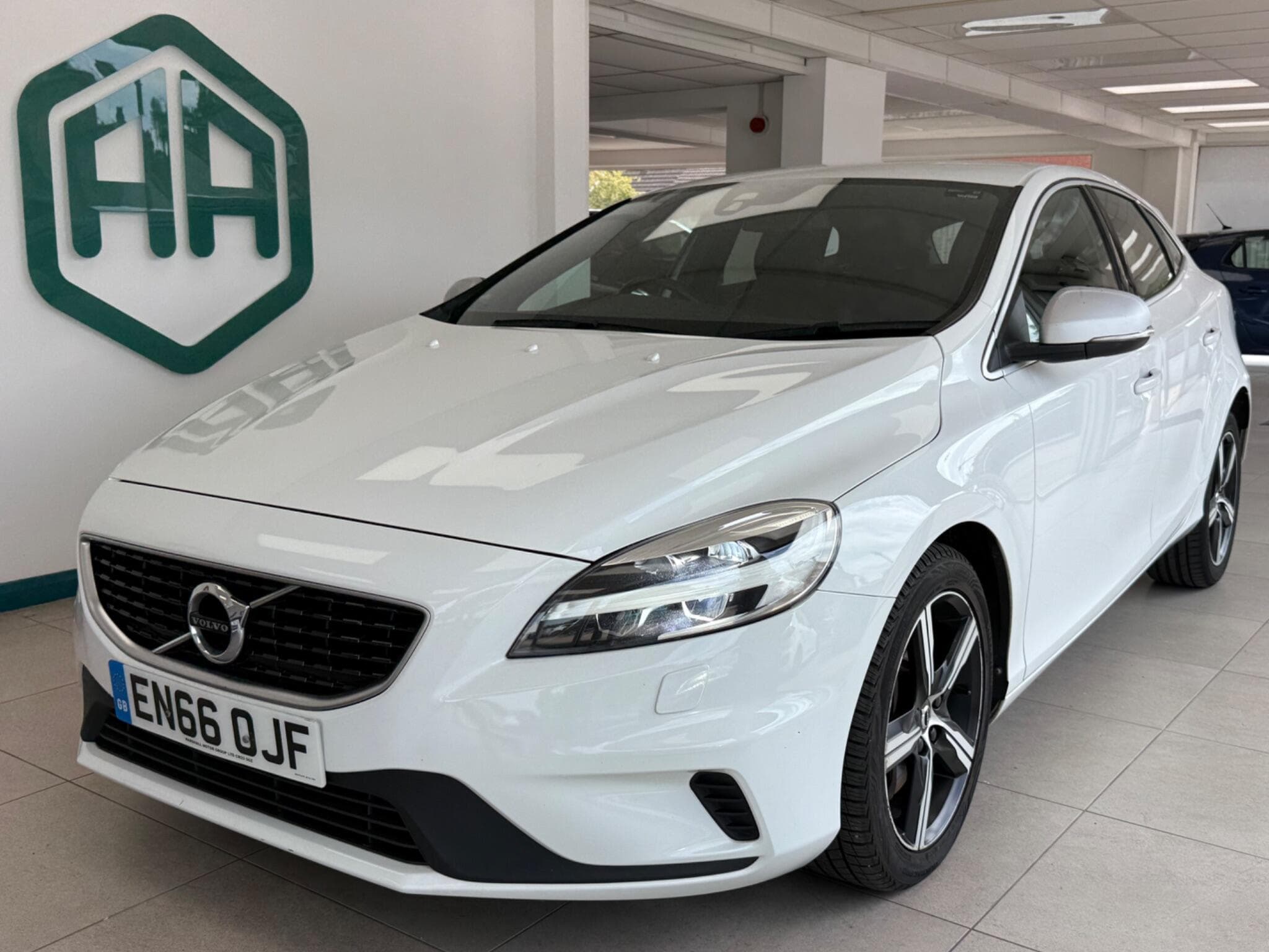 Volvo V40